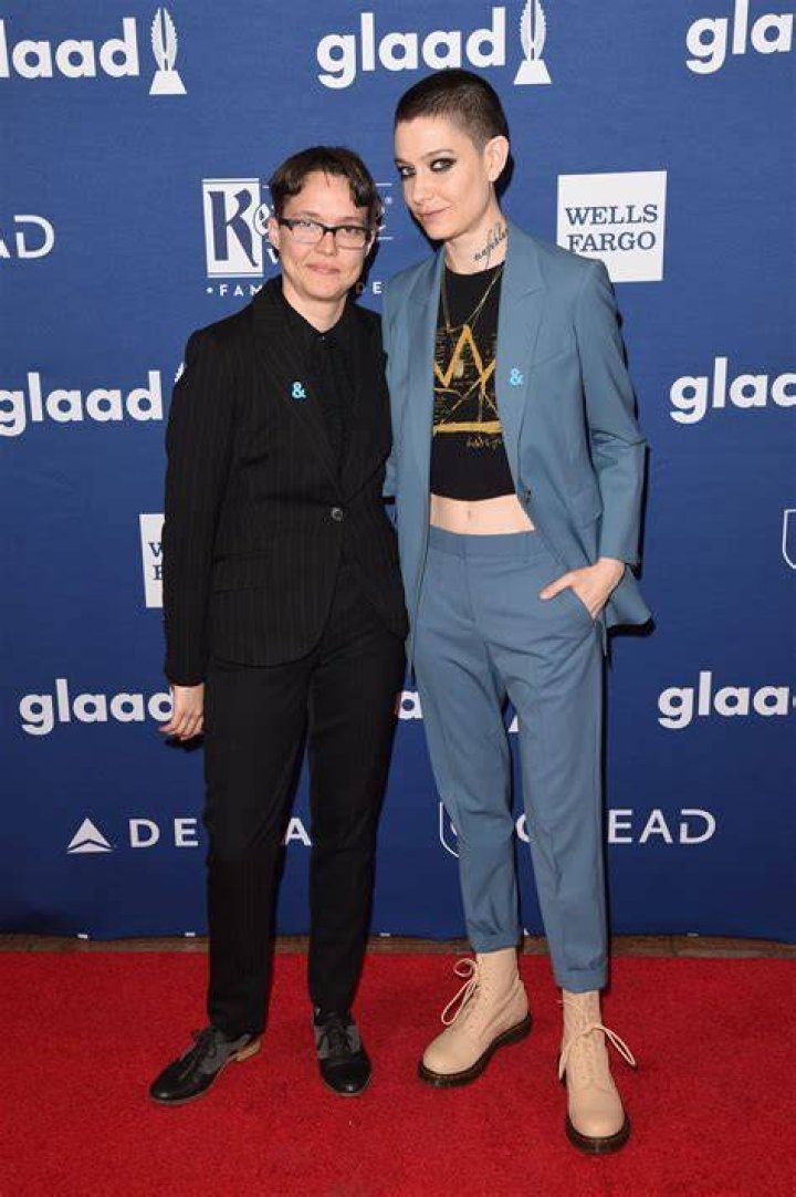 Asia Kate Dillon Height Weight Bra Size