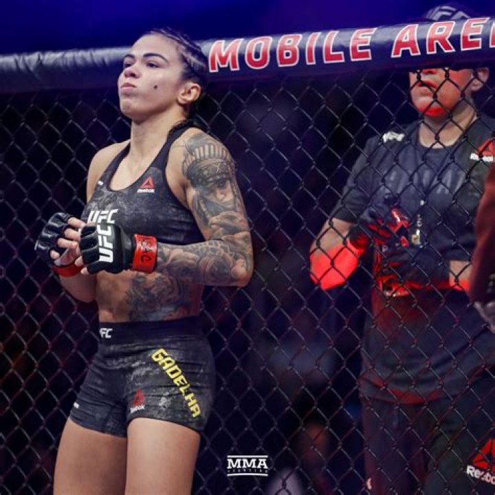 Cláudia Gadelha Cláudia Gadelha