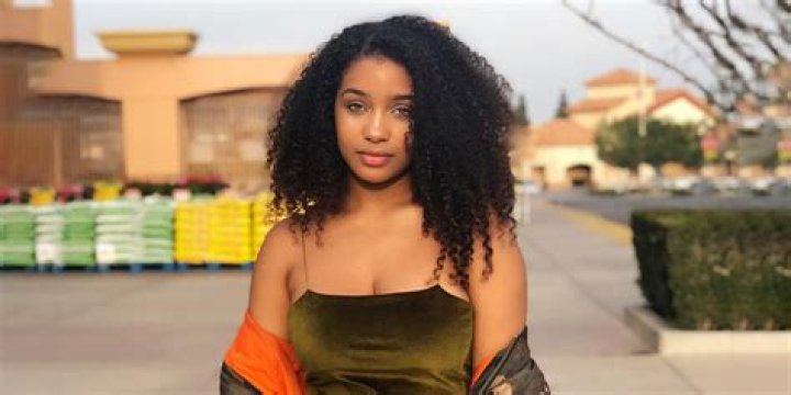 Corie Rayvon Biography