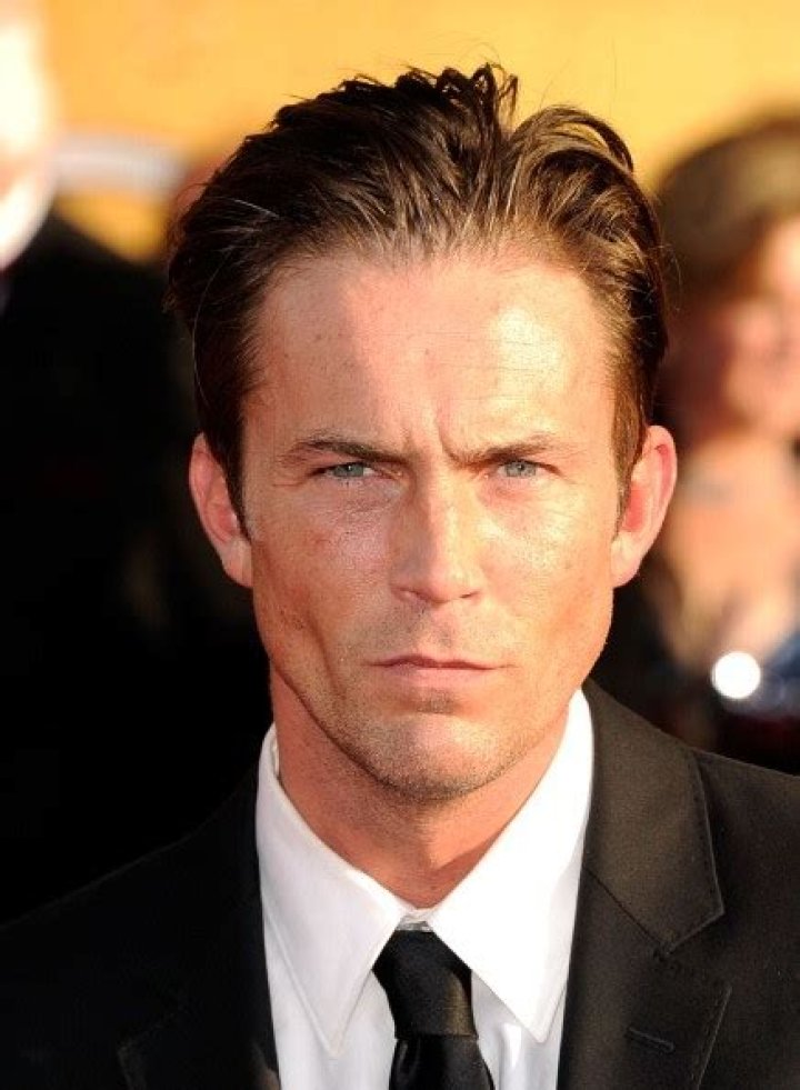 Desmond Harrington Net Worth