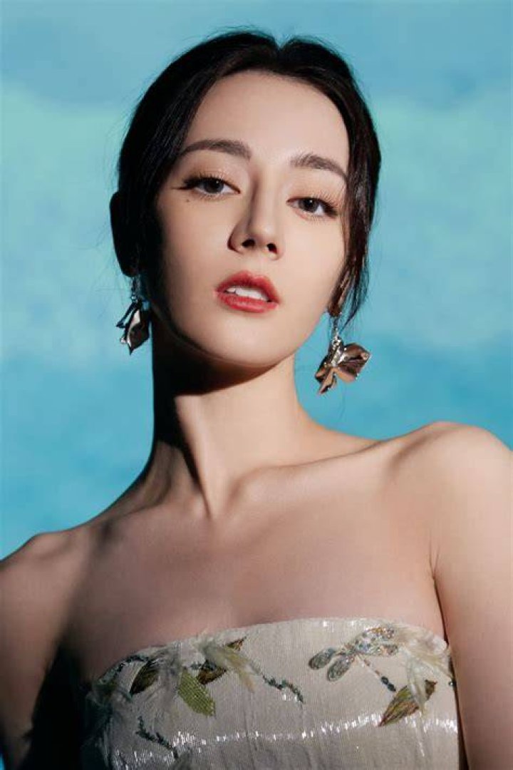 Dilraba Dilmurat Biography