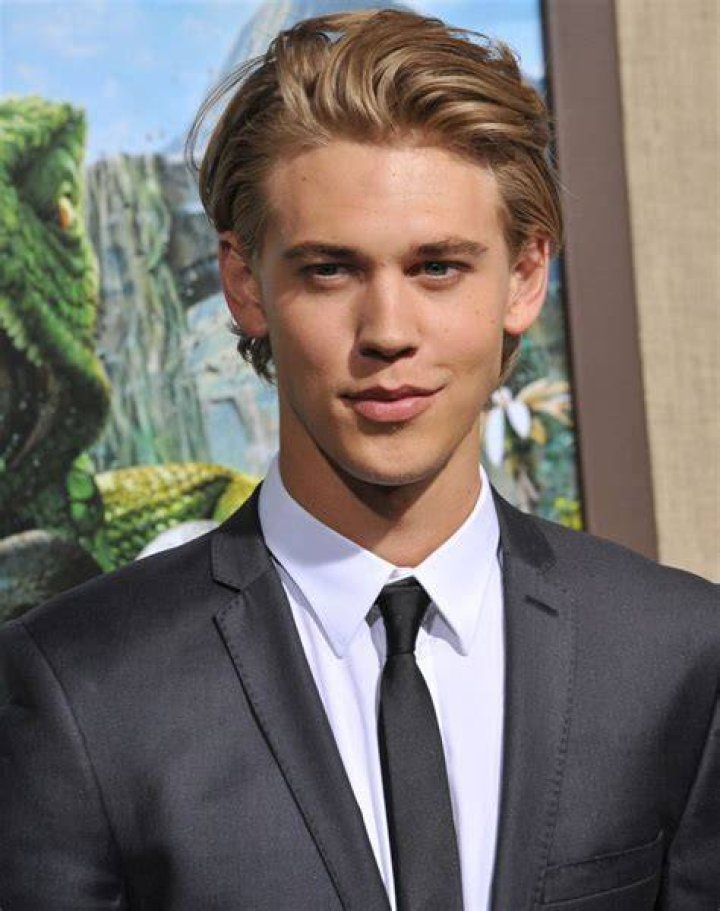 Famous 21 Year Old Males