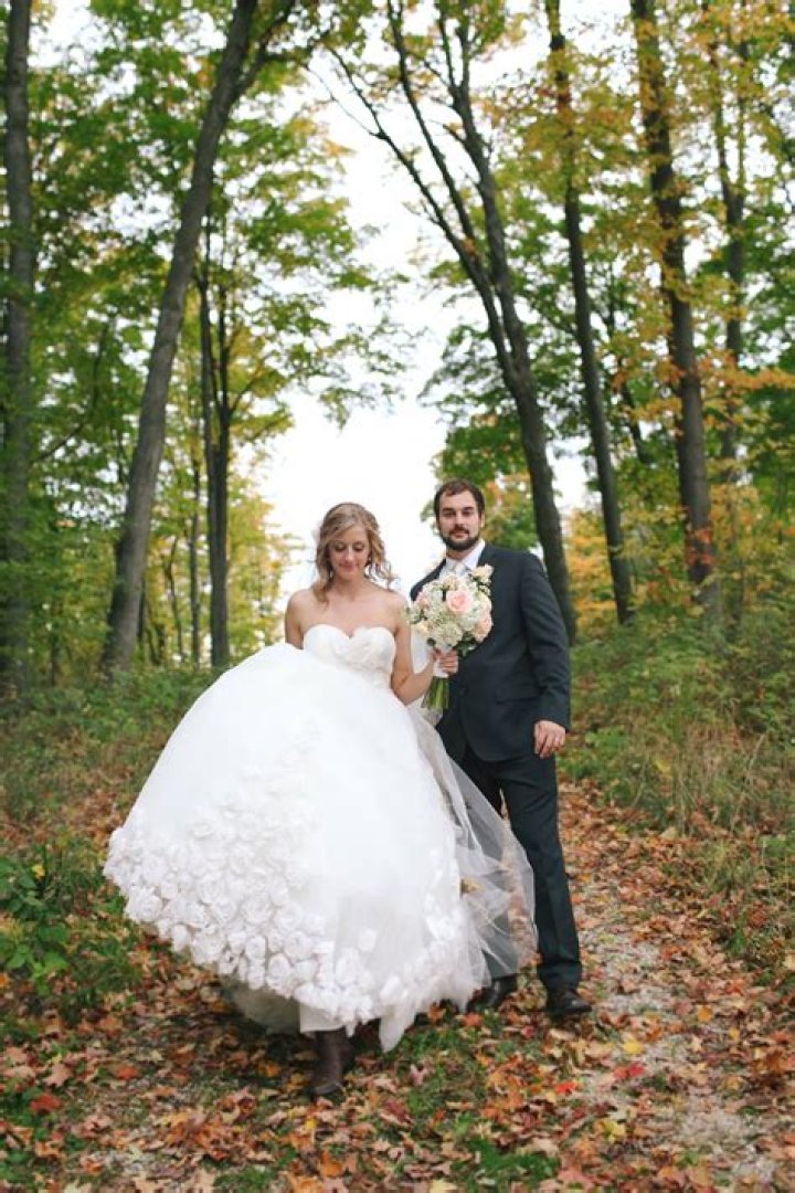 Is Lauren Daigle still married?