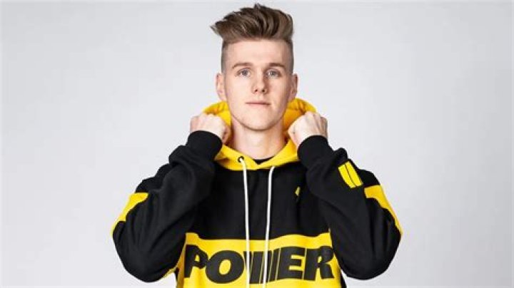Lachlan Biography