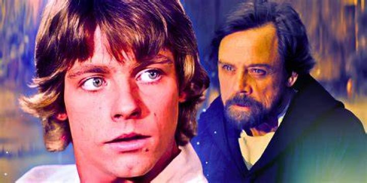 Mark Hamill as Luke Skywalker and Alec Guinness as Obi-Wan Kenobi in 'Star Wars: A New Hope'