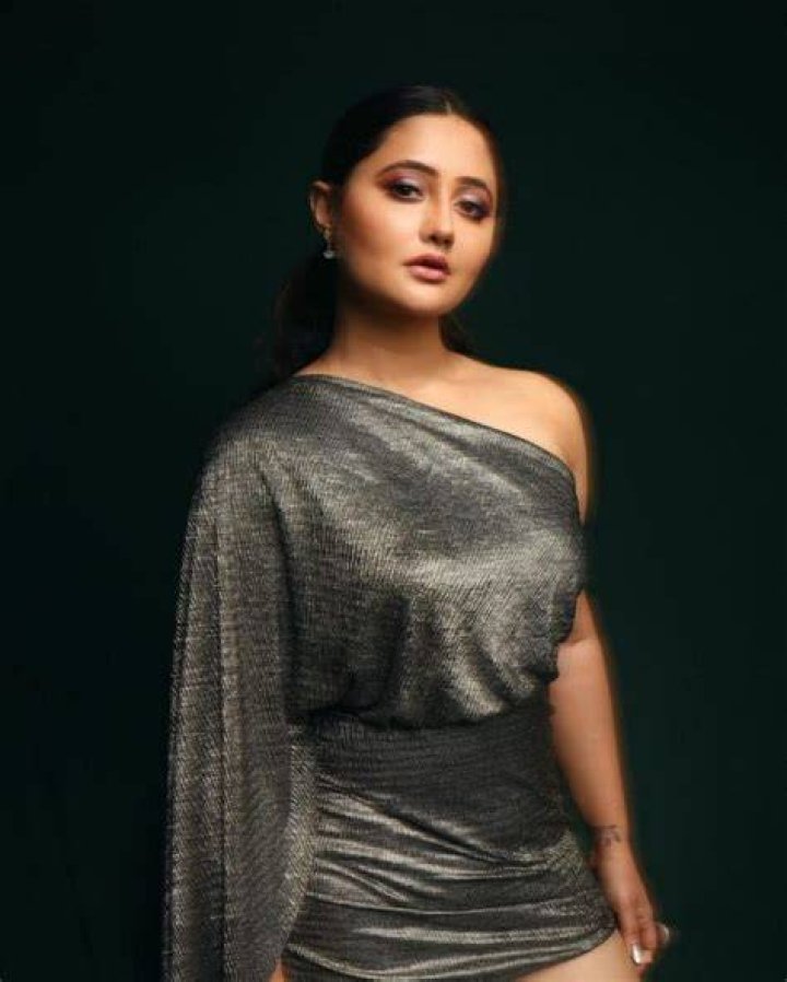 Rashami Desai Bra Size, Age, Weight, Height, Measurements