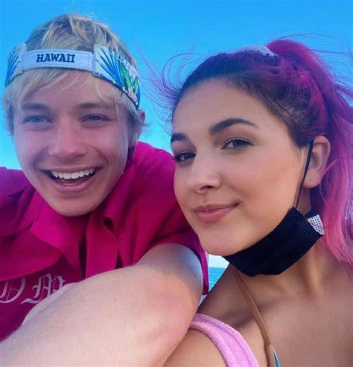 Sam Golbach Girlfriend celebzbiography.com