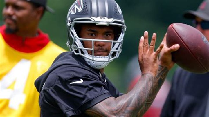 Tua Tagovailoa age, height, weight, draft, college, contract, salary, net worth, fantasy names, jersey 1 Tua Tagovailoa