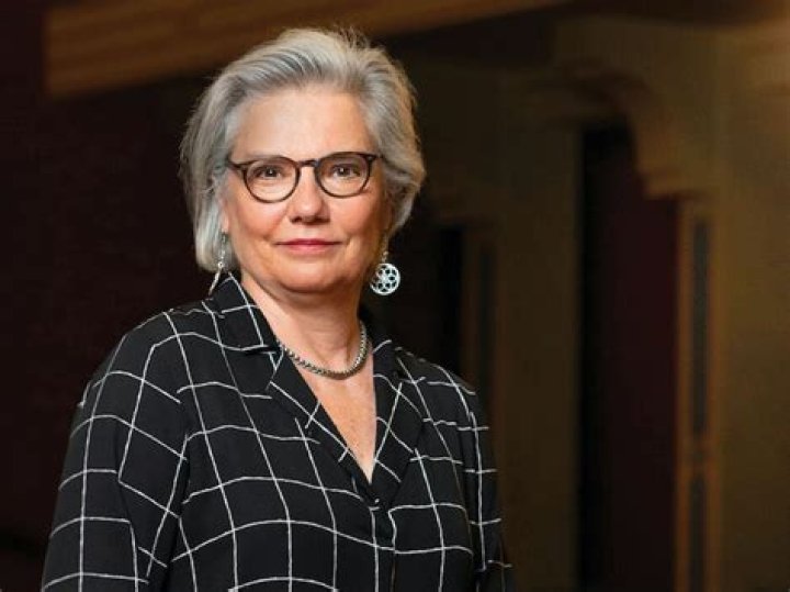 Who is Janet Allen Hunt?