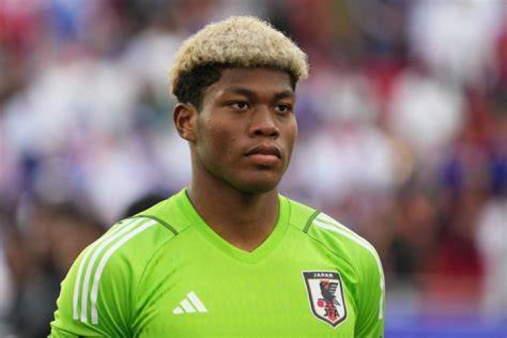 Zion Suzuki Zion Suzuki